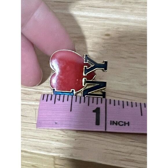 RARE PIN- I LOVE NEW YORK - COUNTRY - USA - HEART - TOURISM - 1980s - Picture 7 of 7